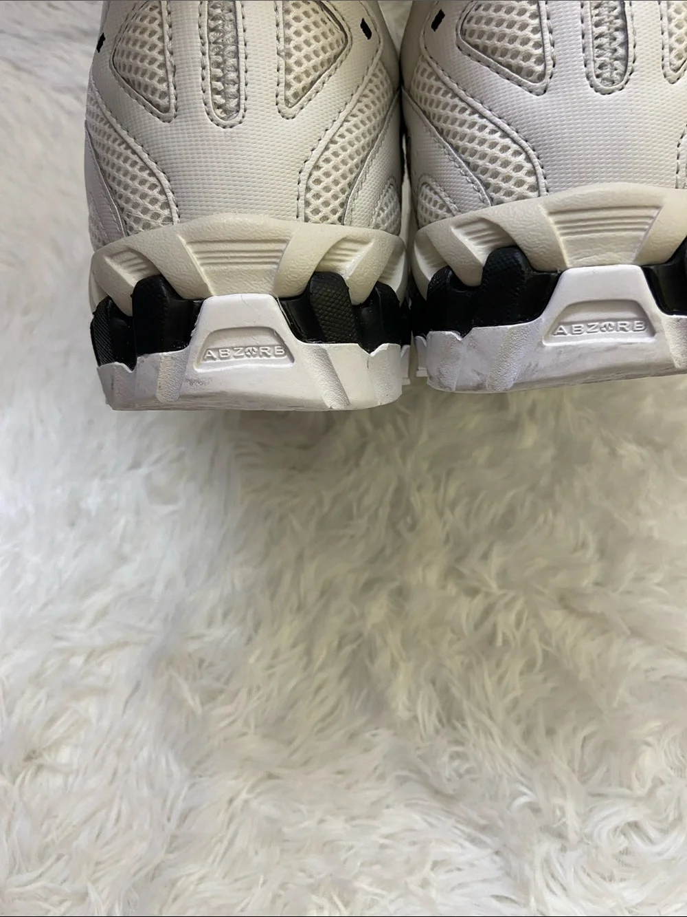 New Balance 610White ,Black and Light Gray Athletic Low top Sneakers.size-11.5